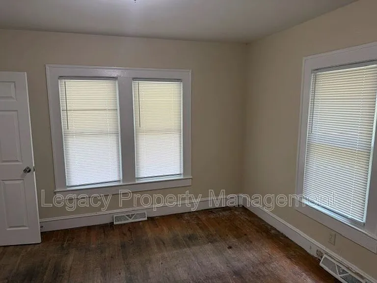 1511 Albright Ave — Photo 6