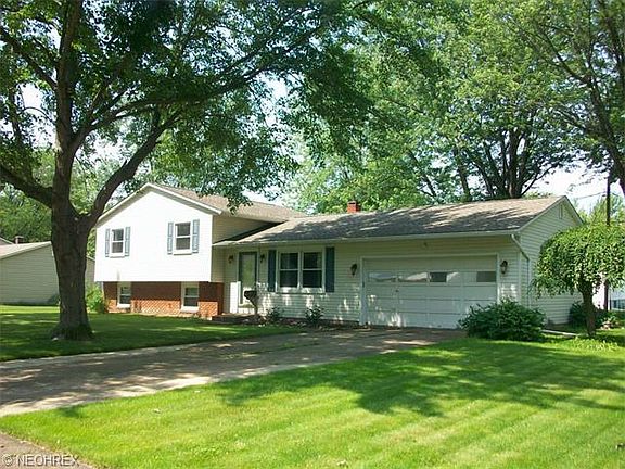 3rd image of 240 Ashwood Dr
