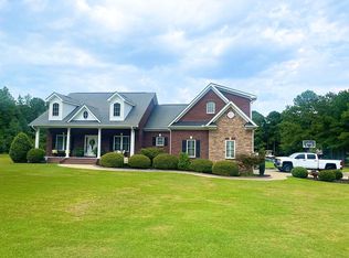 790 W Darden Rd, Clinton, NC 28328