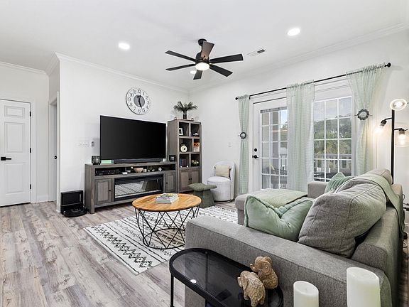5th image of 2013 Silvercrest Dr. #30-F
