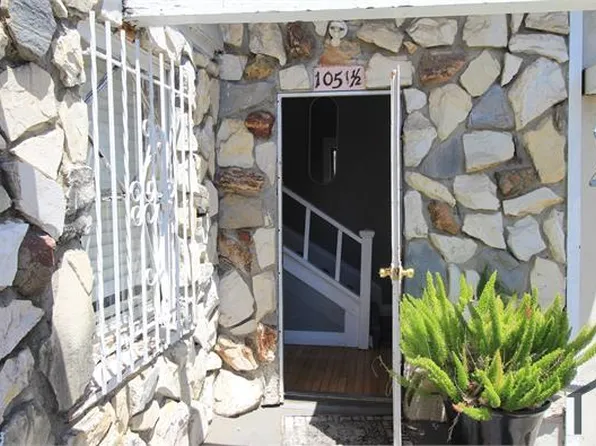 1051 1/2 W 46th St, Los Angeles, CA 90037