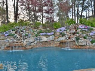 2585 Roxburgh Dr, Roswell, GA 30076