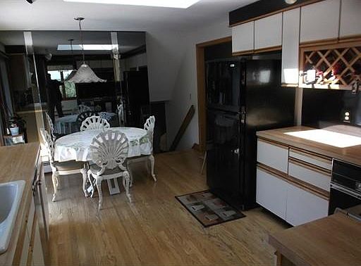 2nd image of 140 Sherwood Dr S