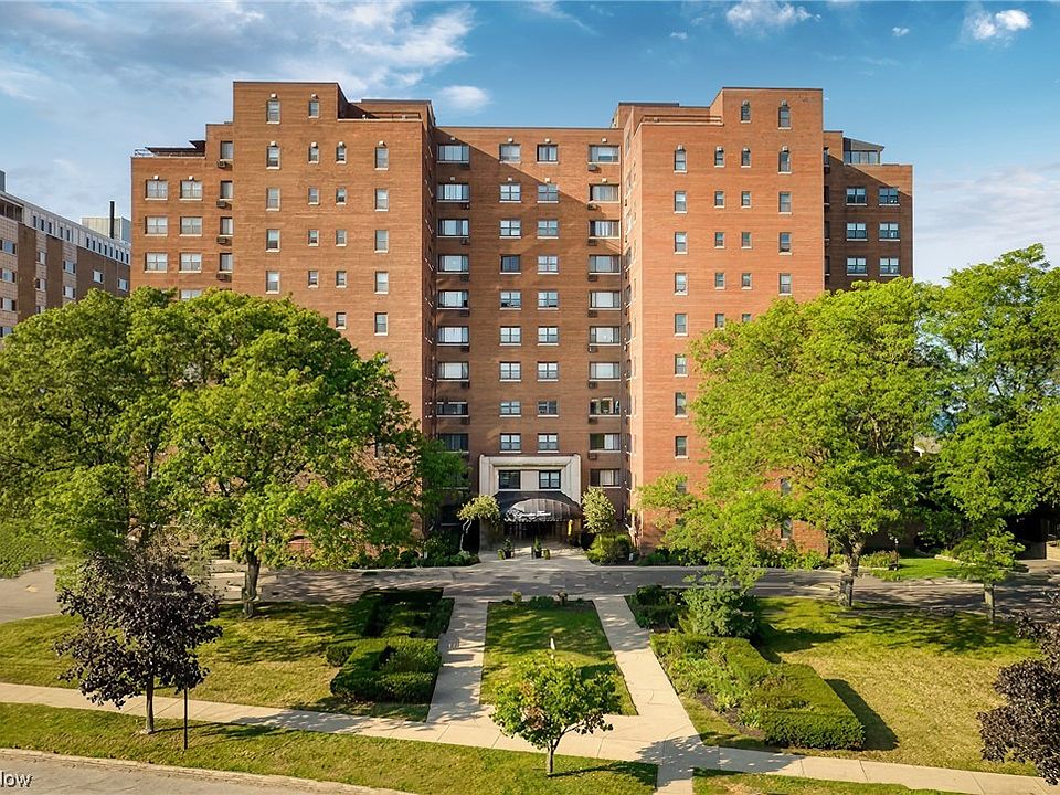 1st image of 11720 Edgewater Dr APT 301