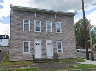 24 107th St, Troy, NY 12182