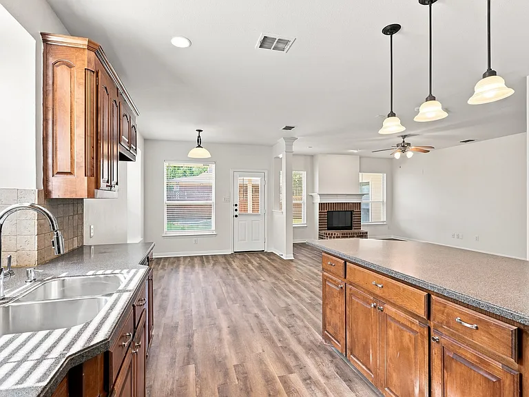3403 Oakleigh Ln — Photo 44