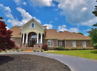 150 Carsons Creek Dr, Dawsonville, GA 30534