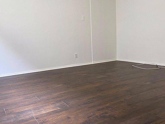 5th image of 911 N Harper Ave #2