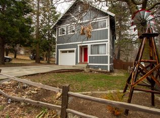 404 Tetley Ln, Crestline, CA 92325