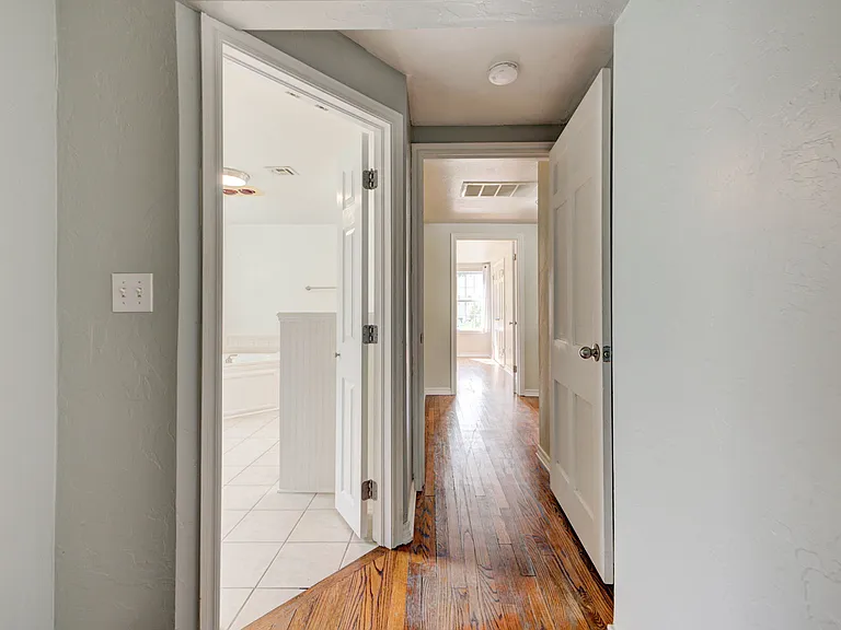 2529 NW 26th St — Photo 48