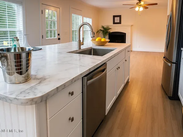 1677 E BROWNLEE Street, Starke, FL 32091