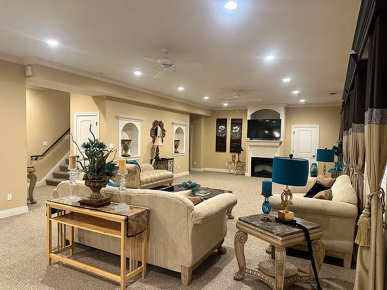 9500 Hayden Creek Ct — Photo 4