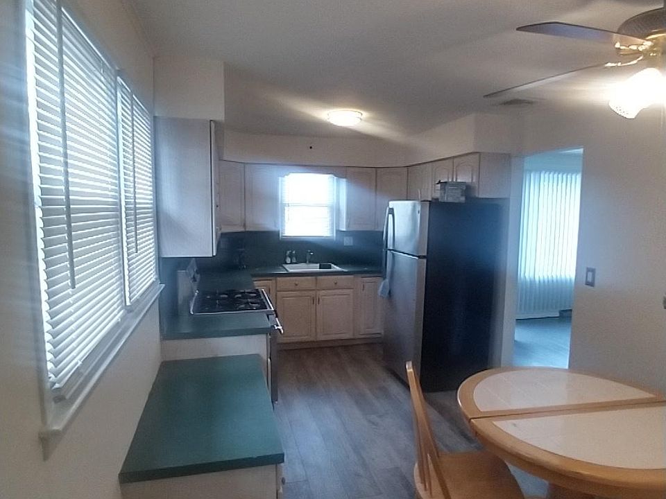 1st image of 2471 Victory Blvd