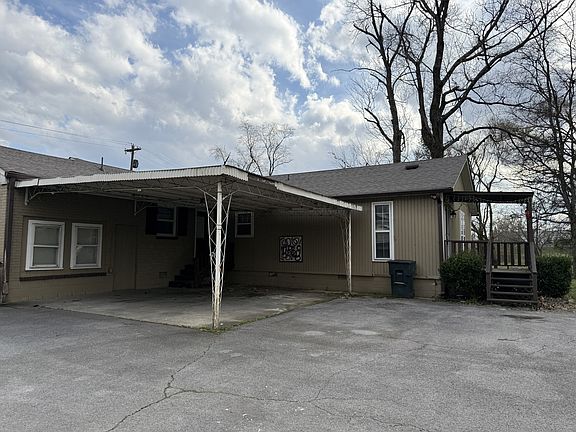 5th image of 340 Foxglove Dr