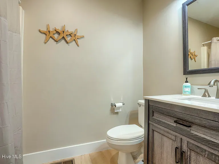 3994 Island Dr — Photo 40