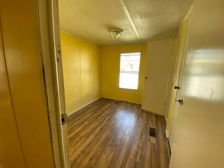 2301 Parrott Dr #10 — Photo 4