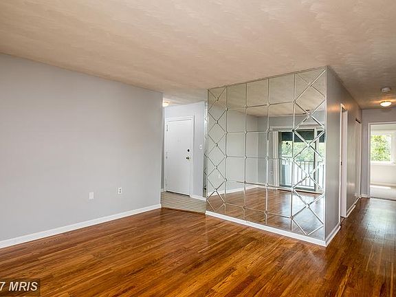 4th image of 355 Gatewater Ct #G