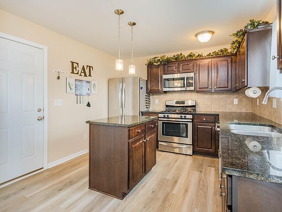 2nd image of 1319 Gardner Pond Ln