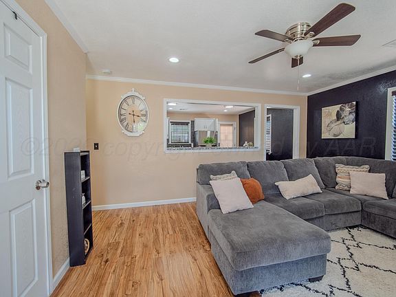 2nd image of 4014 Gables St