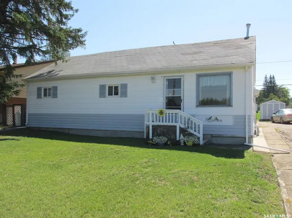 604 Railway AVENUE W, Nipawin, SK S0E 1E0