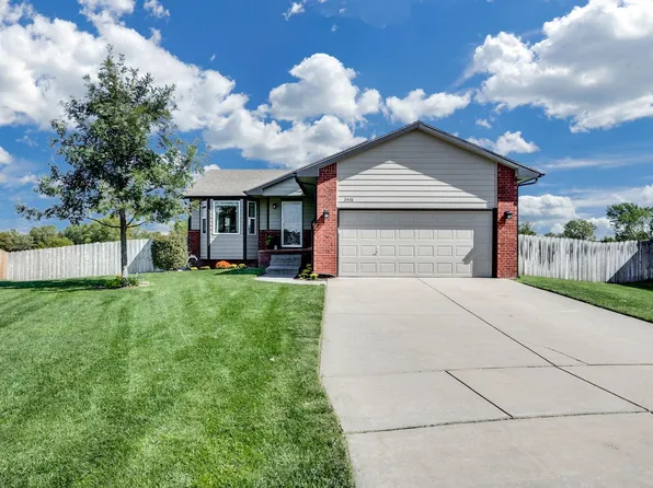 3448 N Lake Ridge Ct, Wichita, KS 67205