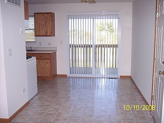 3rd image of 610 Circle Dr #Ad