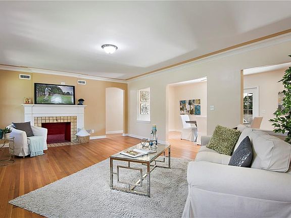 4th image of 156 22nd Ave S