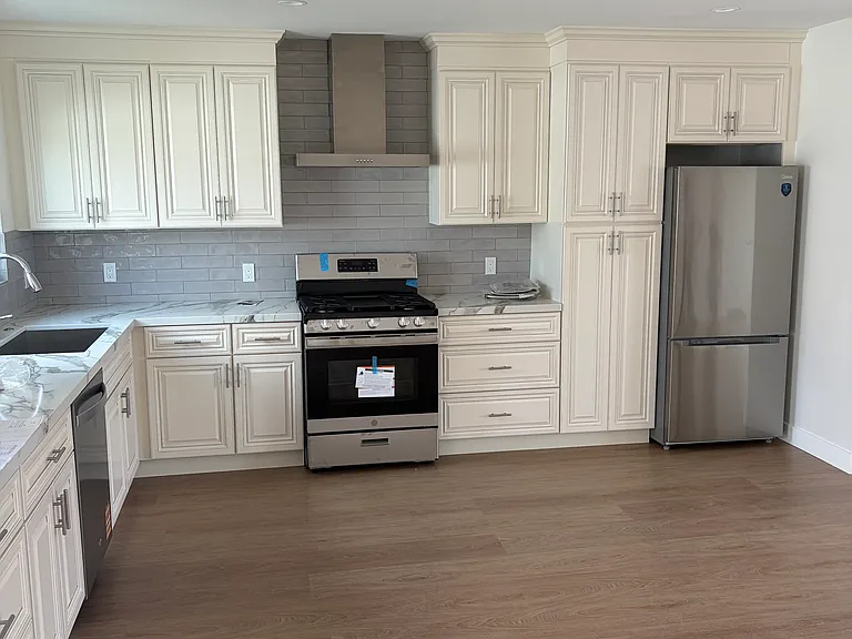 2641 Elden Ave #A — Photo 1