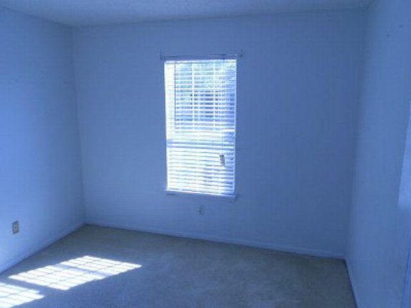 3rd image of 2931 Callaway Cir