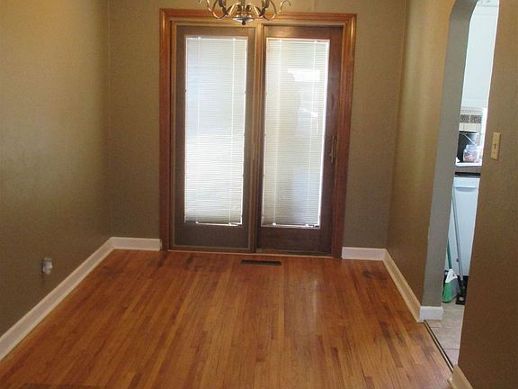 5. 1727 N Hood, Dining Room