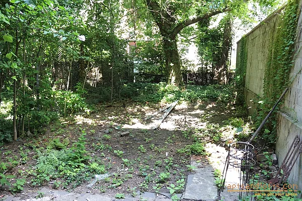 Rented by aptsandlofts.com | media 22