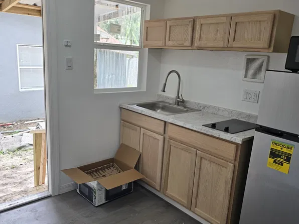 3212 E Henry Ave, Tampa, FL 33610