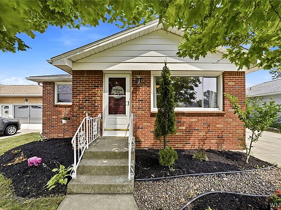 2nd image of 29 Bay Ln
