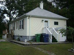 84 June Ave, Warwick, RI 02889
