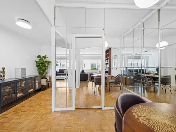 475 Park Avenue image 3 of 8