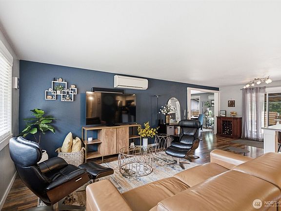 5th image of 3989 Coronet Place SE