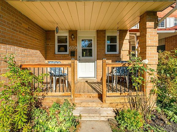 3rd image of 609 Roseheath Dr