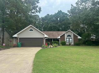 305 Regal Oaks Cir, White Hall, AR 71602