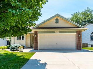 2708 Meadow Point Ct, West Des Moines, IA 50265