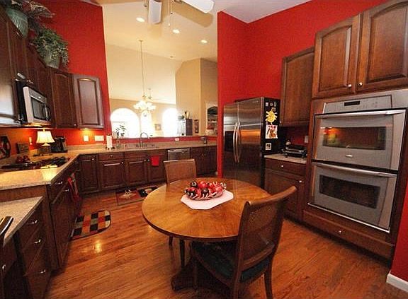 5th image of 135 Kendall Bluff Ct