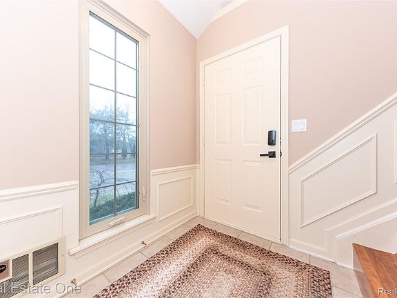 3rd image of 778 S Milford Rd