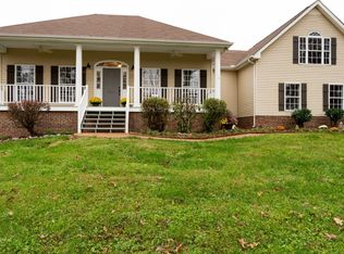 915 Bowling Branch Rd, Cottontown, TN 37048