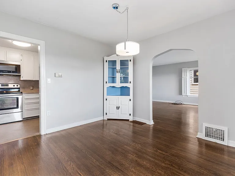 3814 46th Ave NE — Photo 11