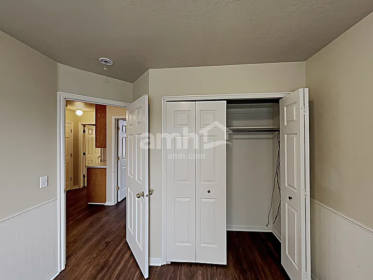 1452 S Stoker Ln — Photo 13