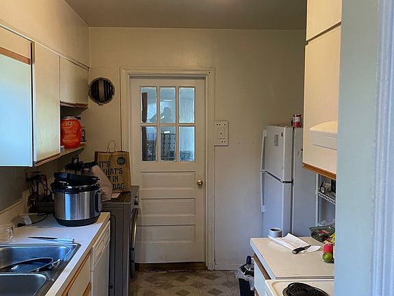 2nd image of 1923 N Woodrow St