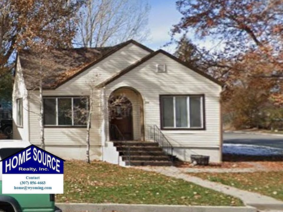 1st image of 220 N 8th St W