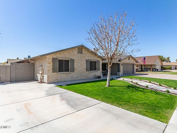 3rd image of 5333 E CATALINA Avenue