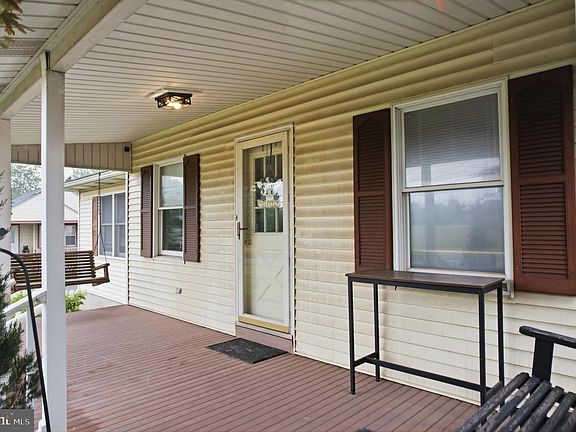5th image of 3033 Linfield Rd
