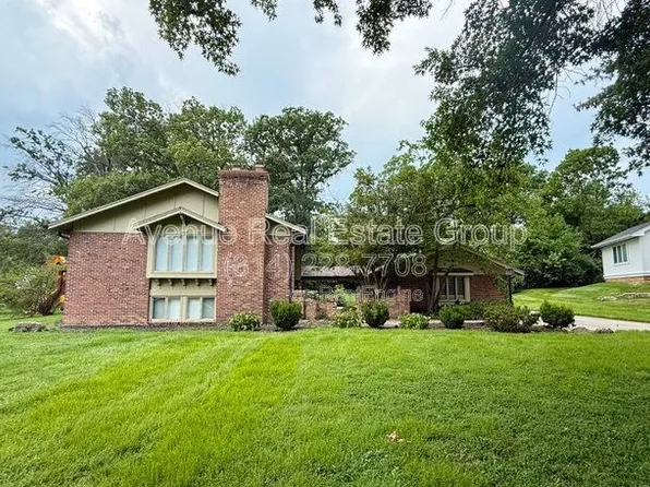 429 Staines Ct, Saint Louis, MO 63141