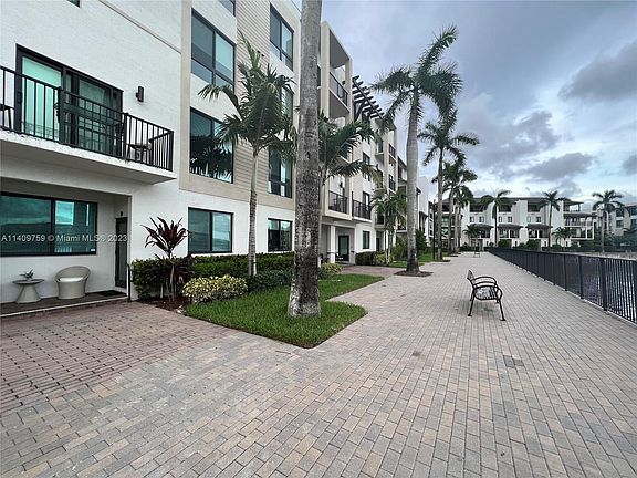 5th image of 4725 NW 85th Ave #19